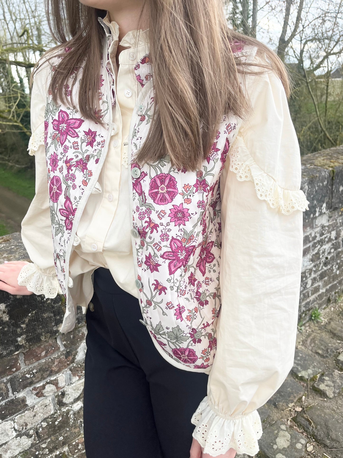 Veste sans manches fleuris rose