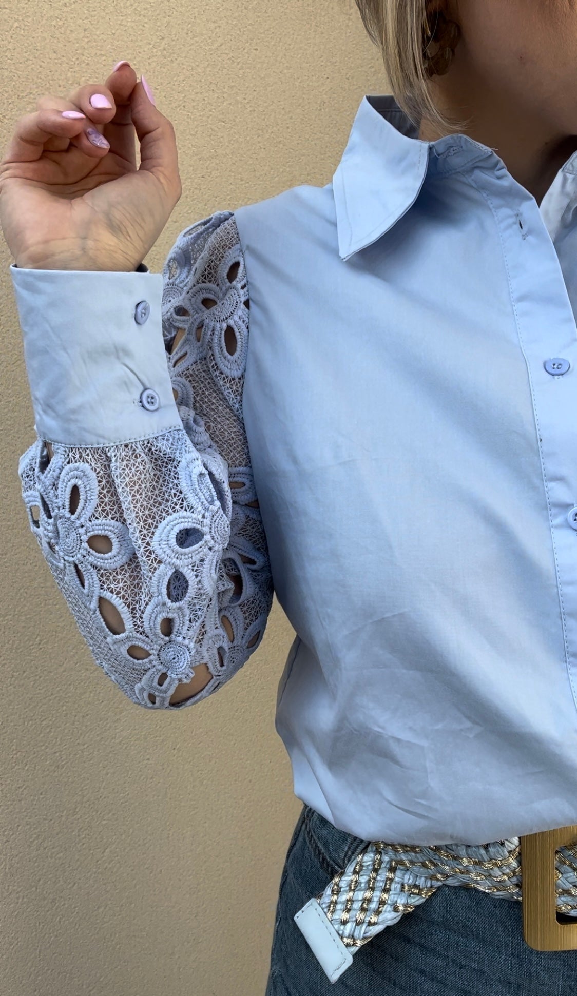La chemise dentelle bleu