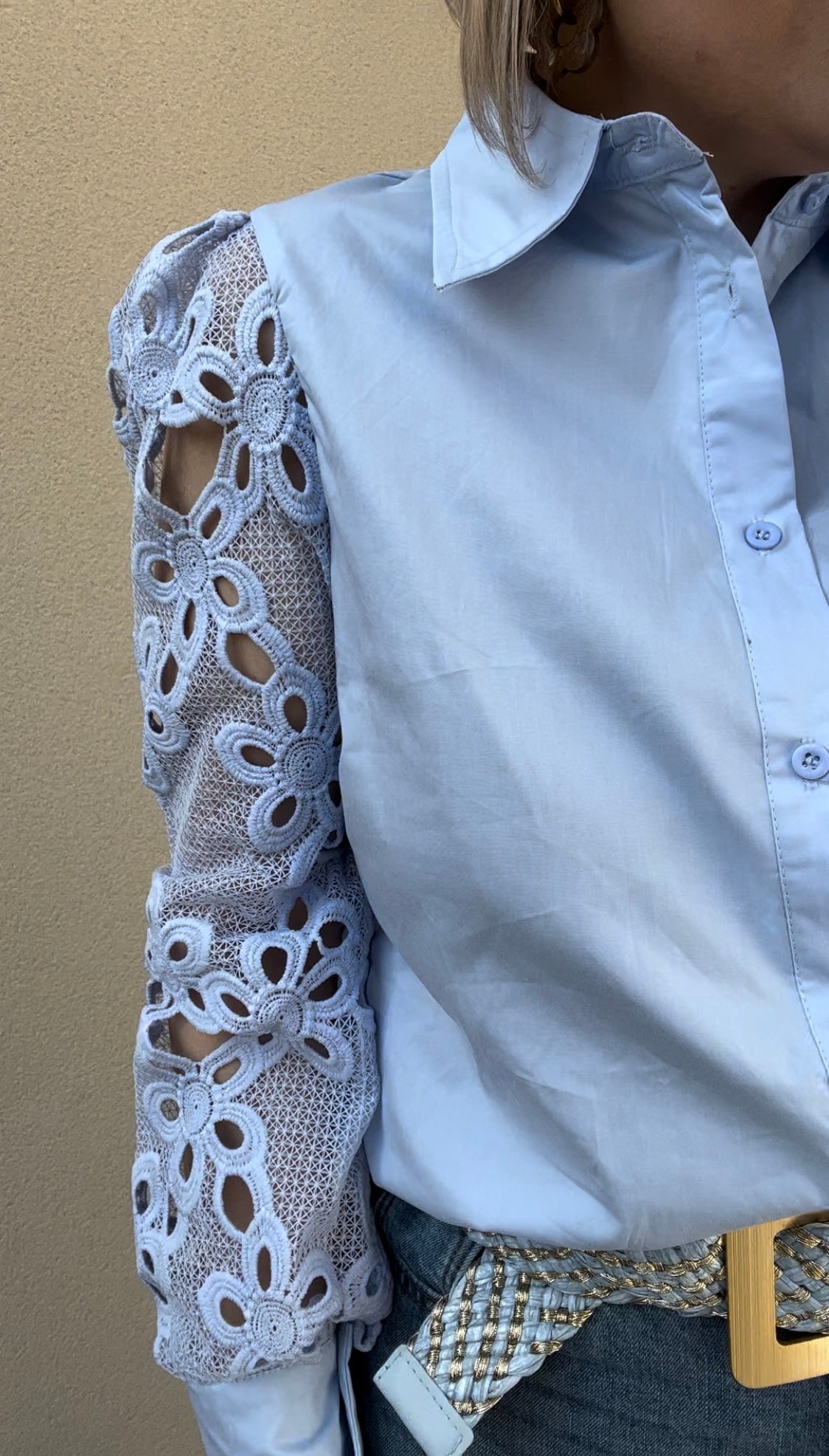 La chemise dentelle bleu