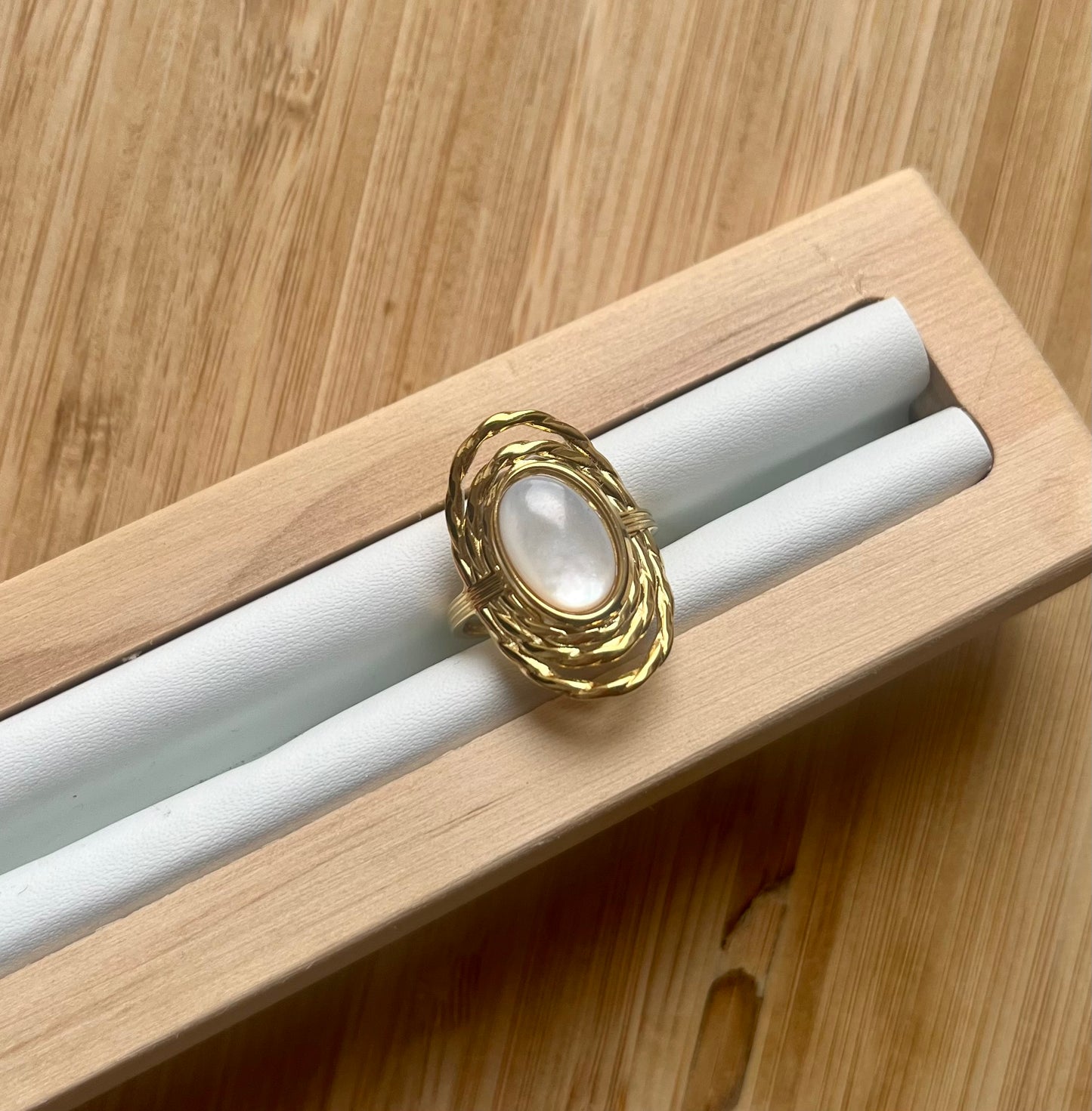Bague ovale/blanche