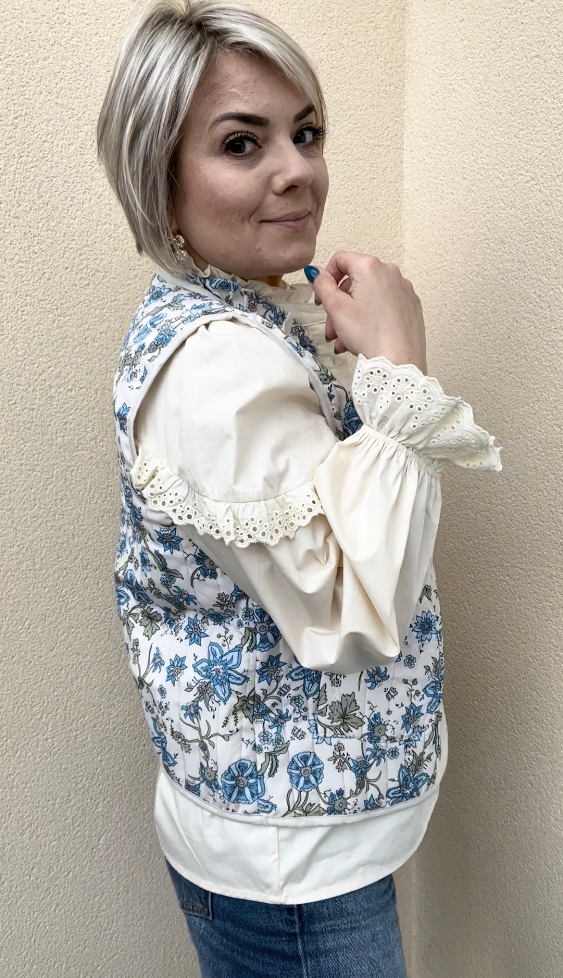 Veste sans manches fleuris bleu ciel