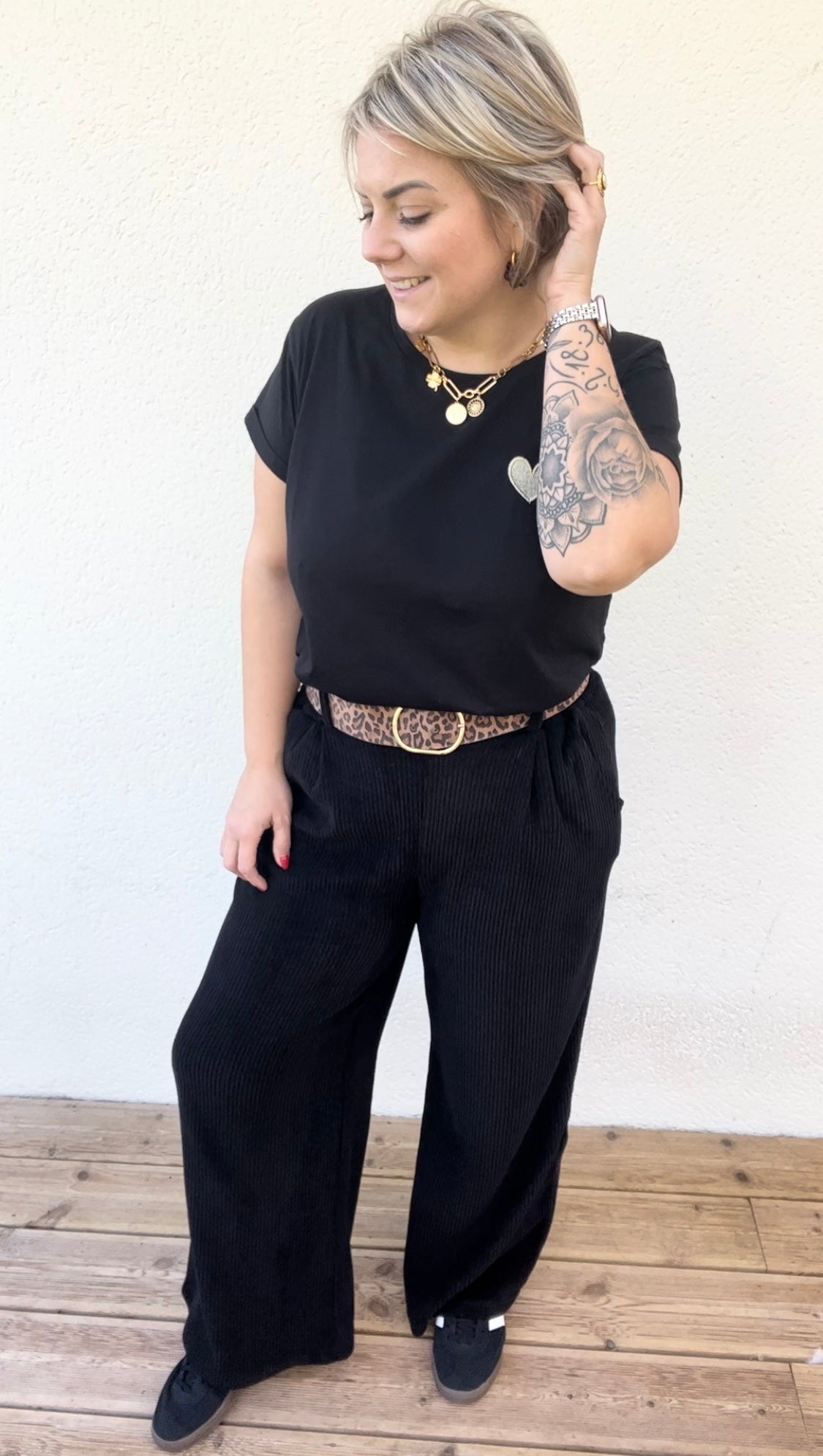 T-shirt noir coeur doré