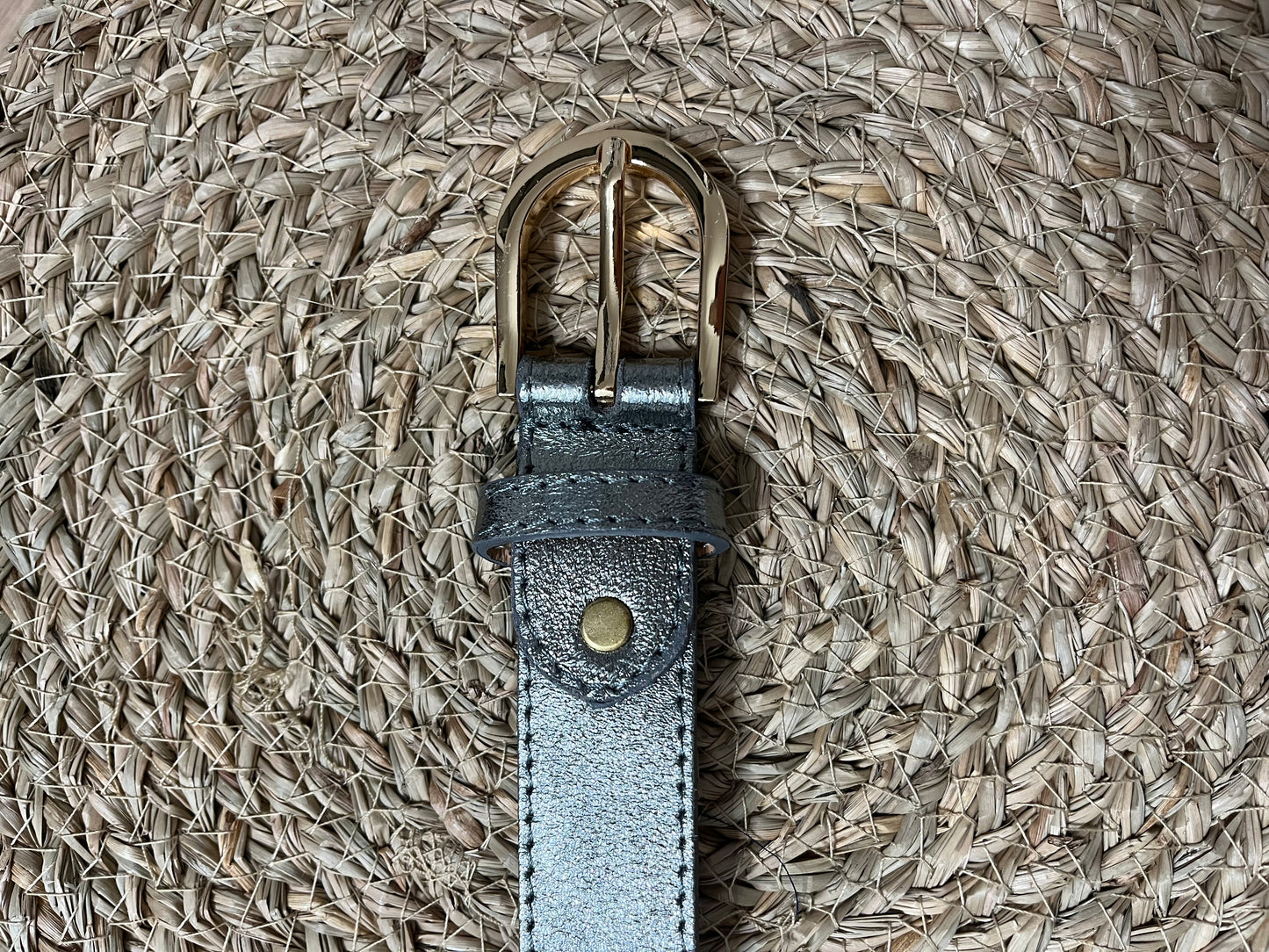 La Ceinture en cuir argenté