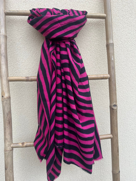 Echarpe zébree fushia/noire
