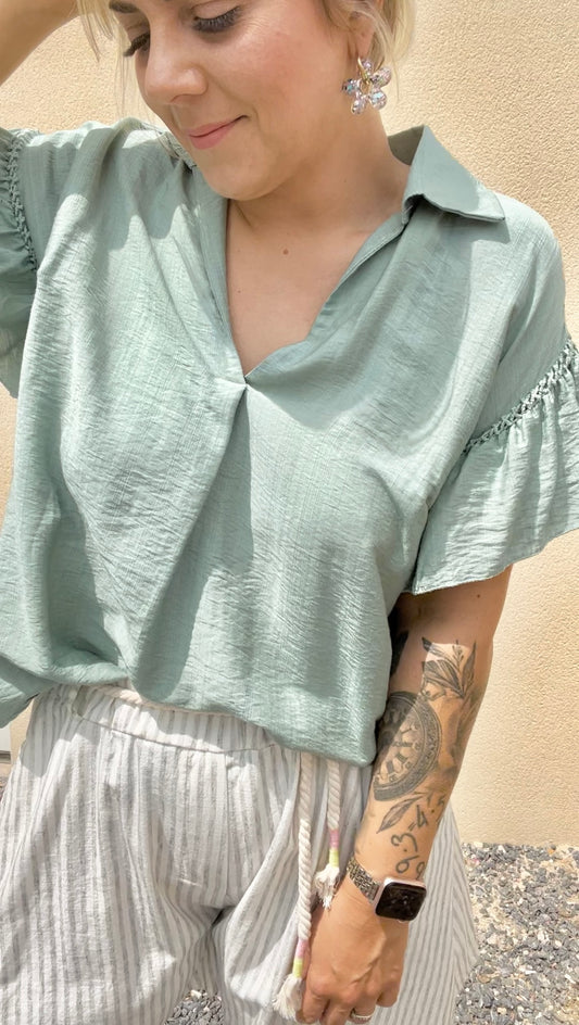 Blouse volant vert d’eau