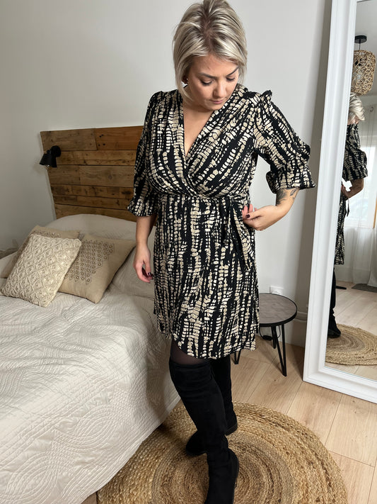 La robe imprimée noir et beige