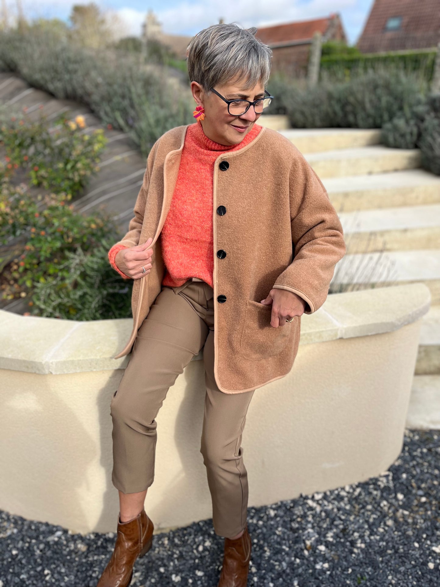 Le pantalon taille haute beige